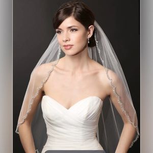 Bel Aire Bridal Veil V7224 (elbow length)